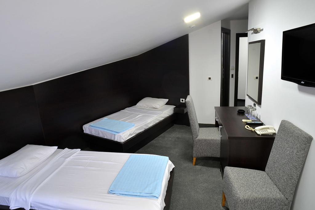 Hotel Golf Kruševac Cameră foto