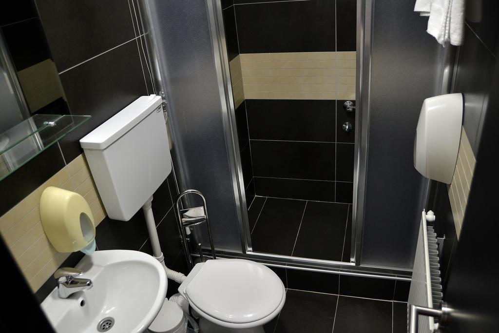Hotel Golf Kruševac Cameră foto