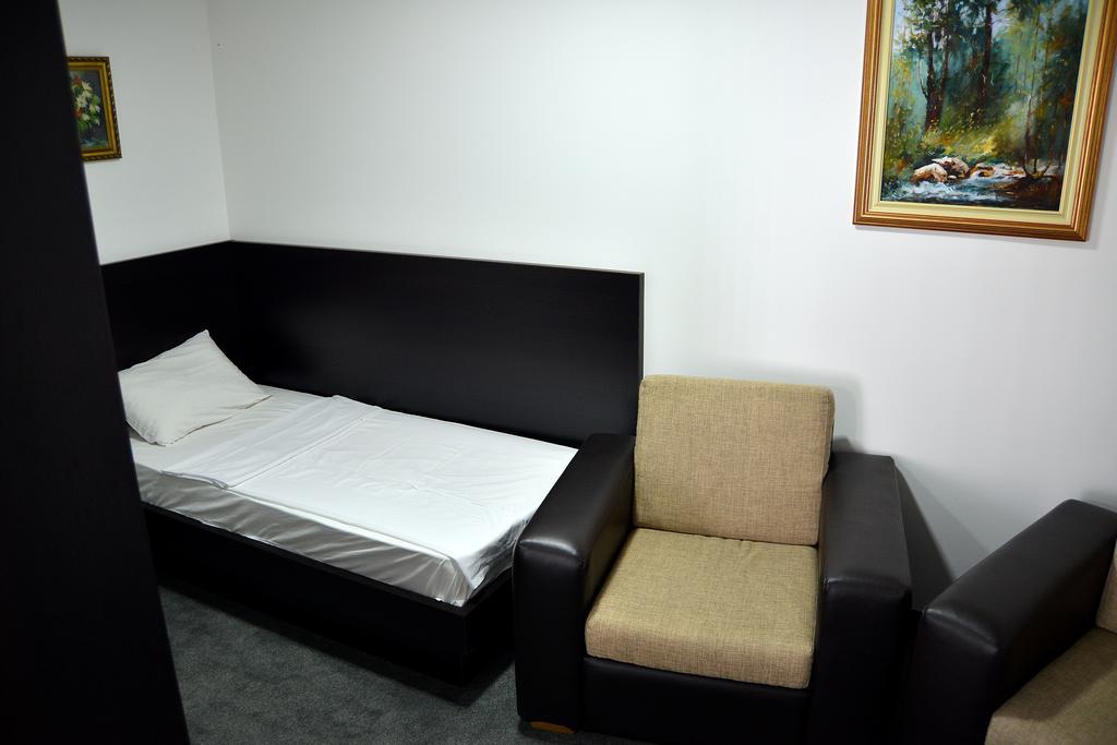 Hotel Golf Kruševac Cameră foto